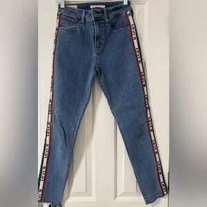 Levi’s 721 High Rise Skinny Jeans Premium – Side Logo Stripe – Size 25